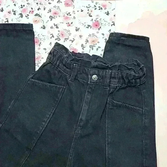 Zara Paperbag Jeans - Picture 2 of 3